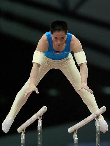 1461420-North-Korea-gymnast-Chun-Kwang-Kim